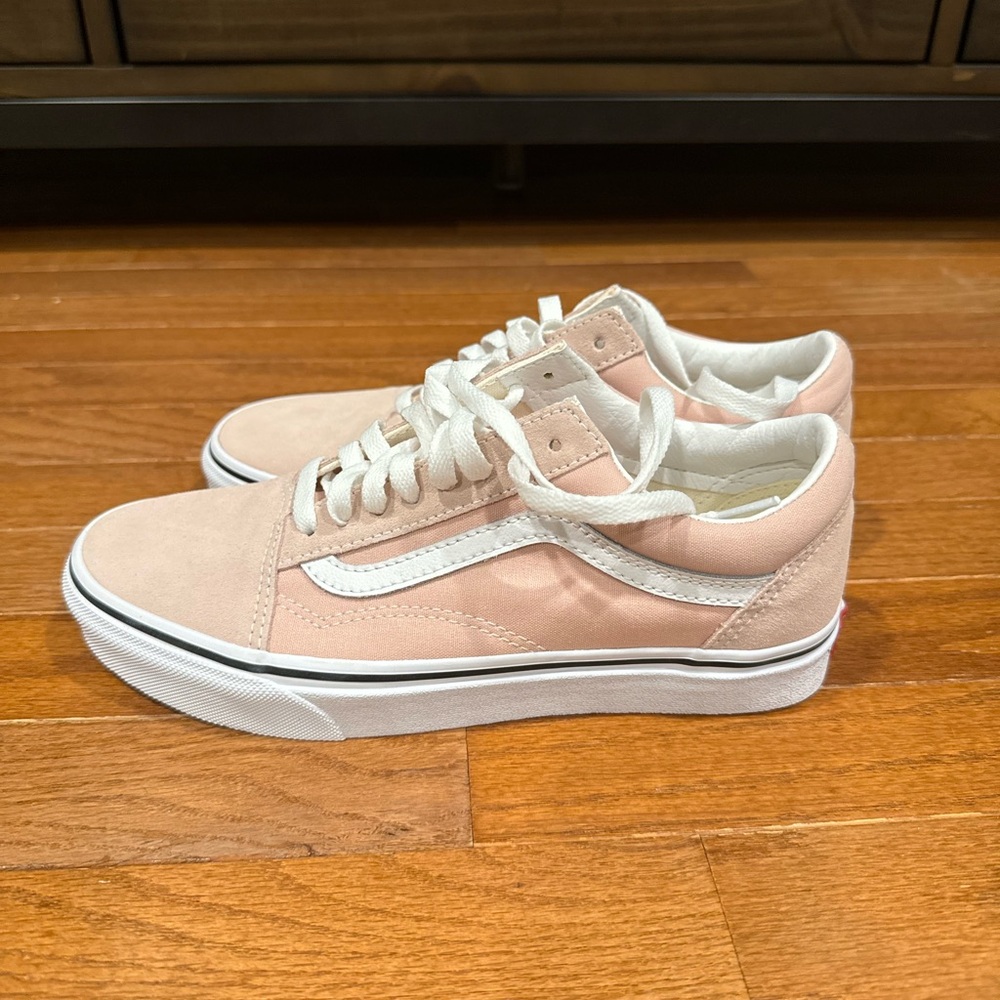 Women’s Pink Vans Old Skool sz 8